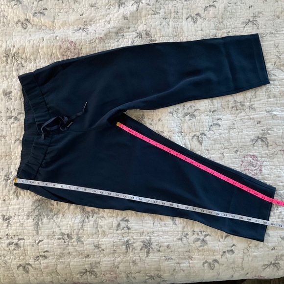 Lululemon On The Fly Travel Drawstring 7/8th Crop Pants Joggers Navy Blue - Picture 7 of 10